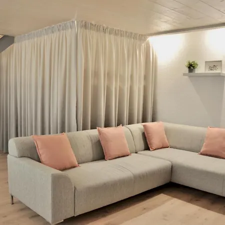 Apartment Modern Family In Center