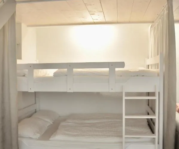 Modern Family In Center Ιντερλάκεν