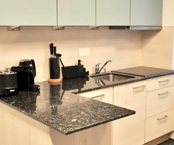 Modern Family In Center Ιντερλάκεν